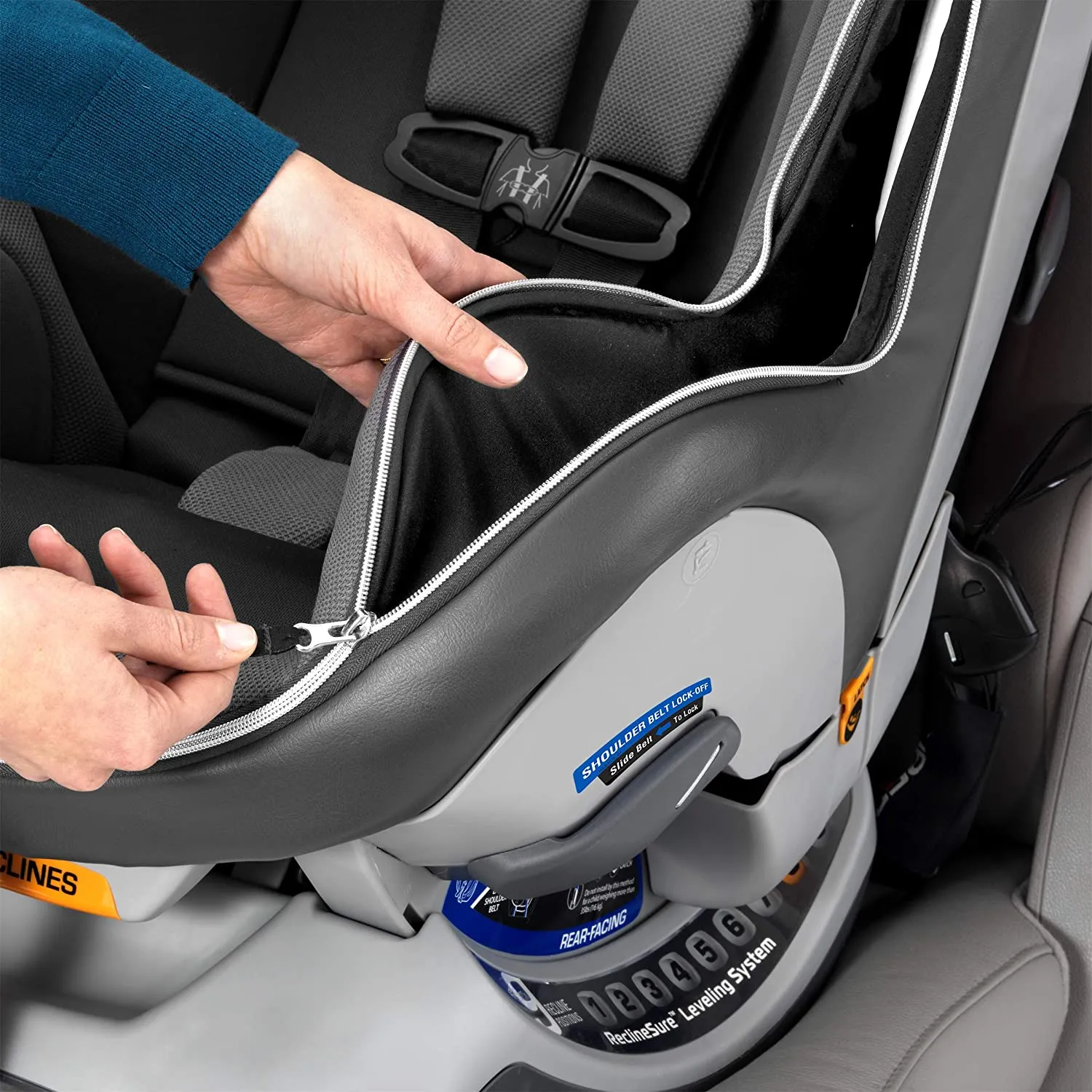 CHICCO BABY CAR SEAT